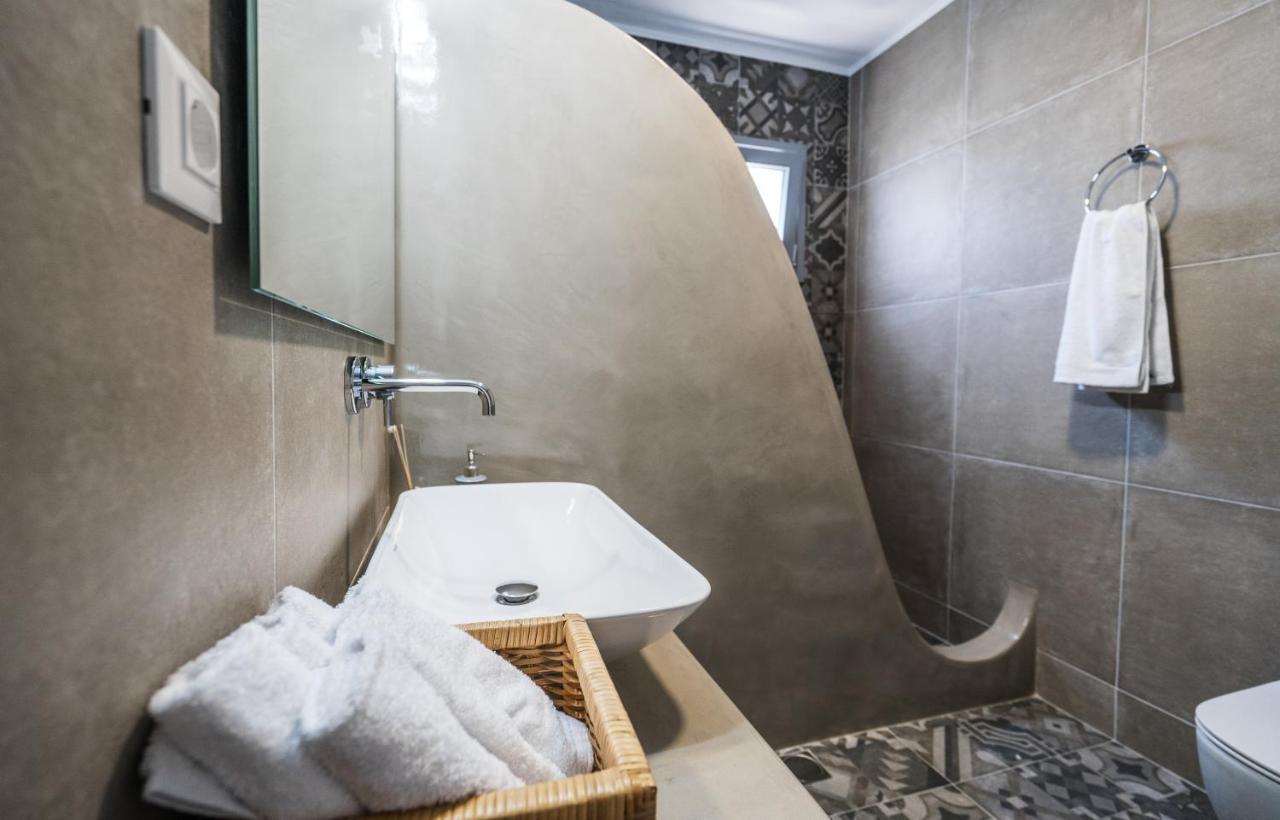 Komis Mansion Exámbela Kültér fotó