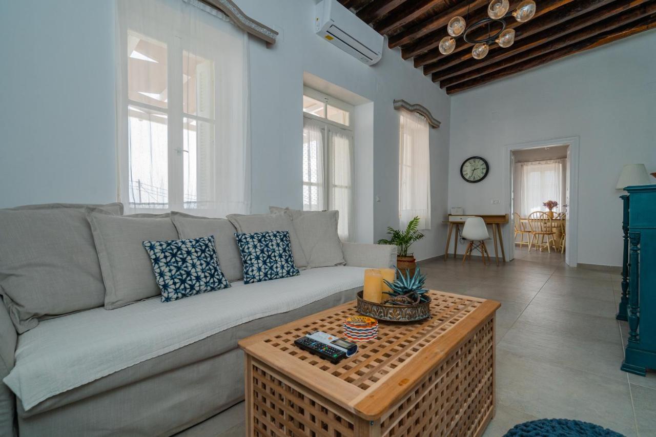 Komis Mansion Exámbela Kültér fotó