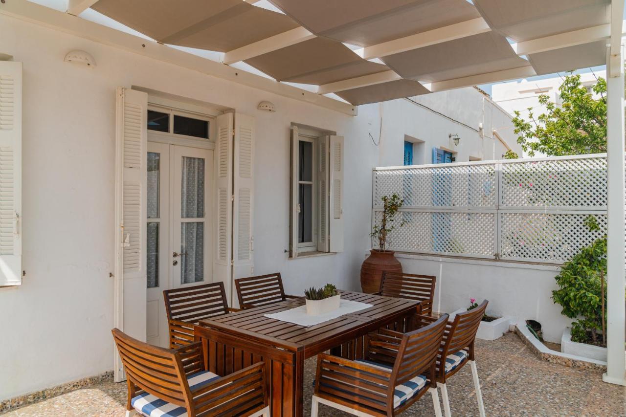 Komis Mansion Exámbela Kültér fotó
