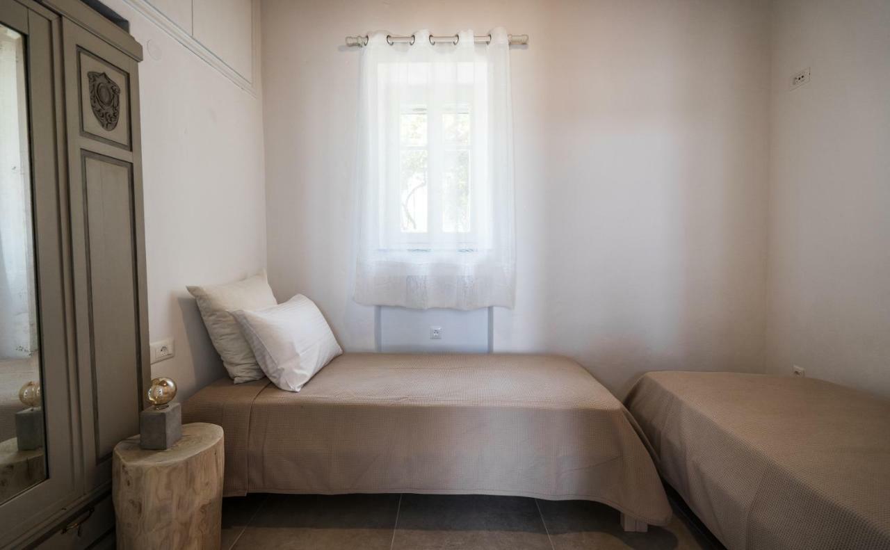 Komis Mansion Exámbela Kültér fotó